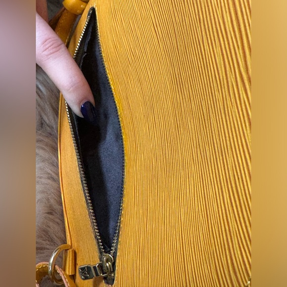 Authentic Louis Vuitton Epi Mabillon Backpack with Yellow Purple - Picture 6 of 11